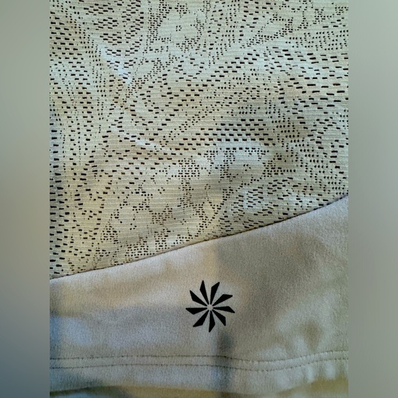 Athleta size Small Conscious Lace Crop Top A-C Shasta Purple Built In Bra- SM - Picture 6 of 6